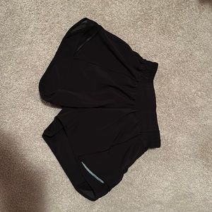 Lululemon hotty hot 2.5 low rise shorts